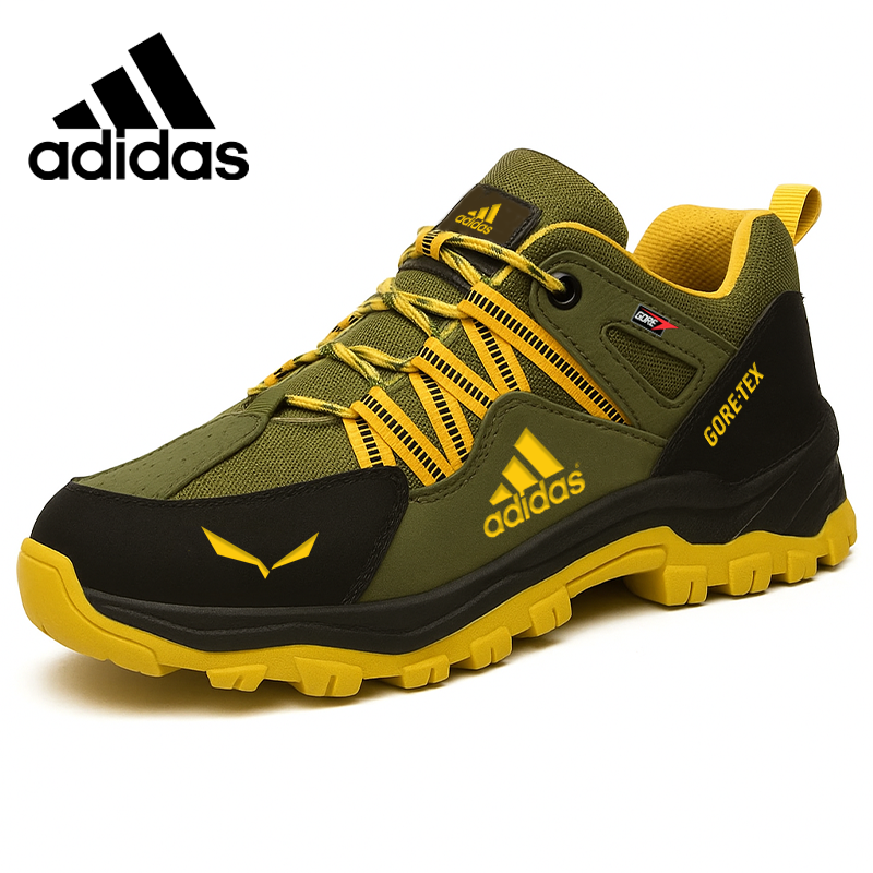 Buty trekkingowe Adidas® wykonane są z wodoodpornego i oddychającego materiału.