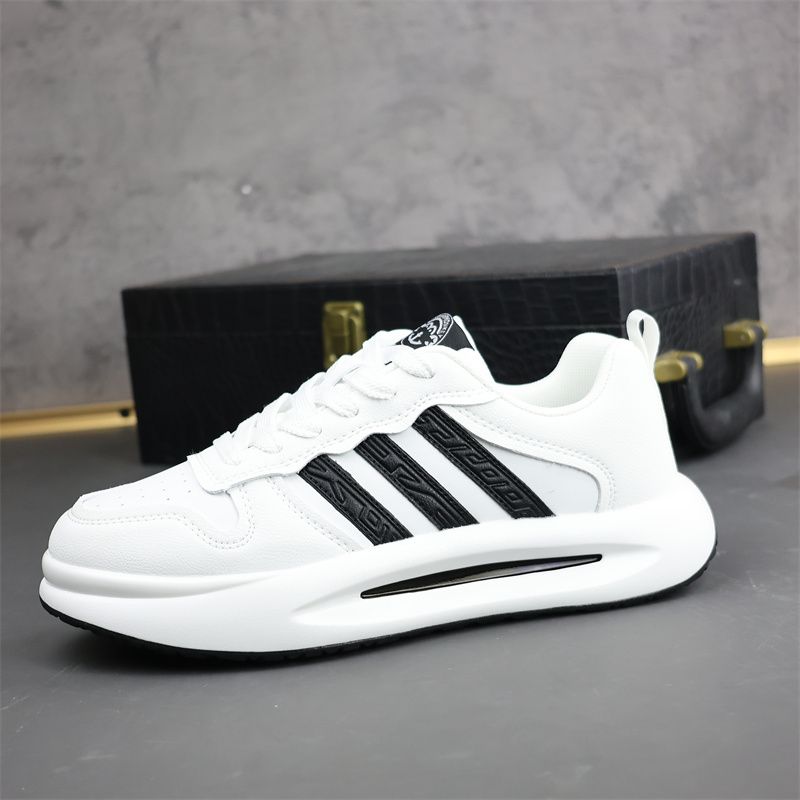 Biele voľnočasové topánky Adidas s mäkkou podrážkou
