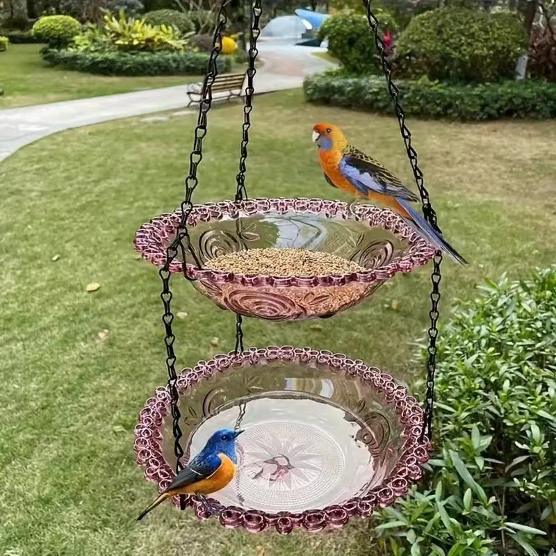 🐦🌧️Krmítko pre vtáky vo vintage štýle s kúpeľkou - možno zavesiť kamkoľvek, ľahko sa plní. Priláka drozdy a modrinky. Ideálne pre milovníkov prírody. 🏡✨